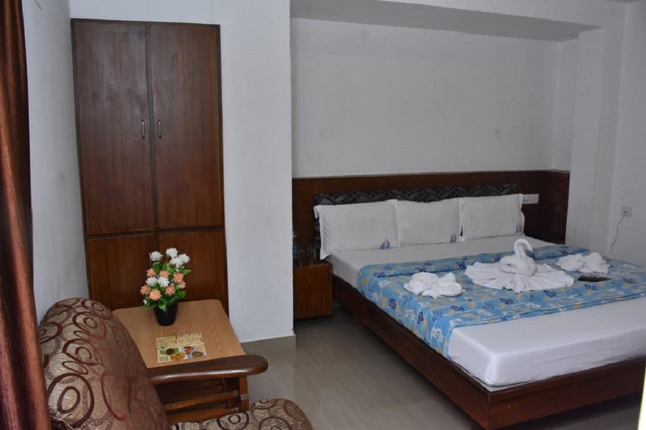 Hotel Palacial Pondi Пудучеррі Екстер'єр фото