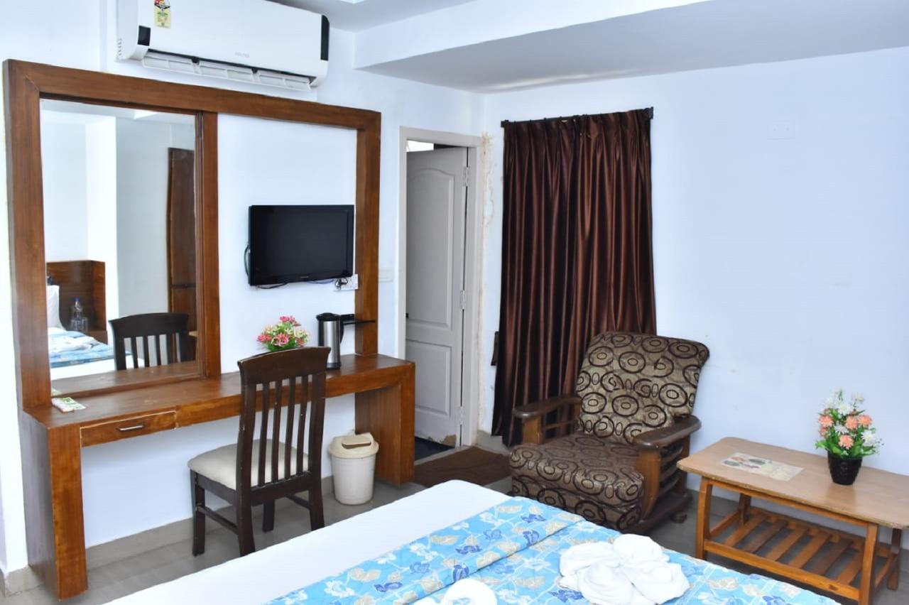 Hotel Palacial Pondi Пудучеррі Екстер'єр фото