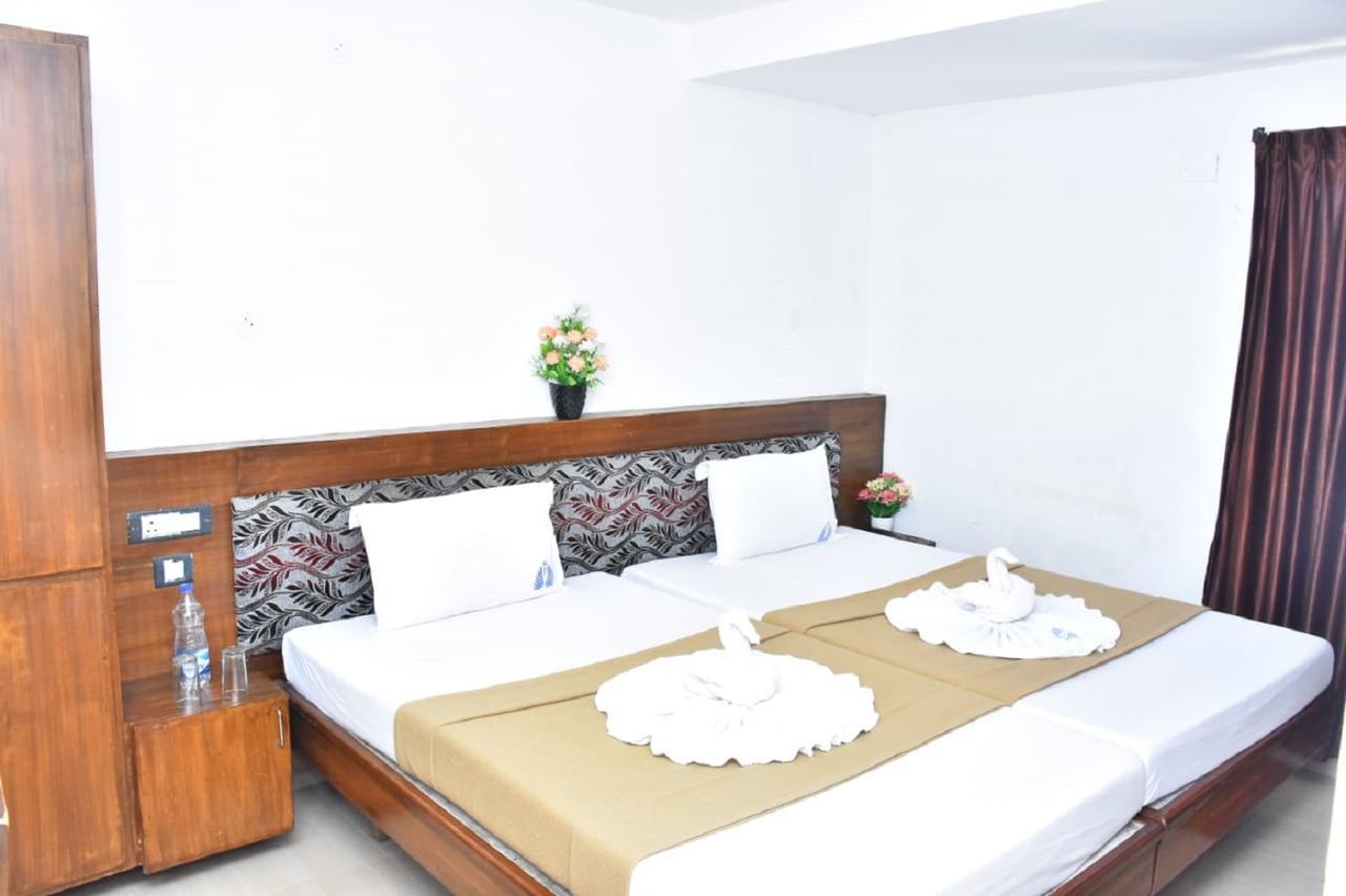 Hotel Palacial Pondi Пудучеррі Екстер'єр фото